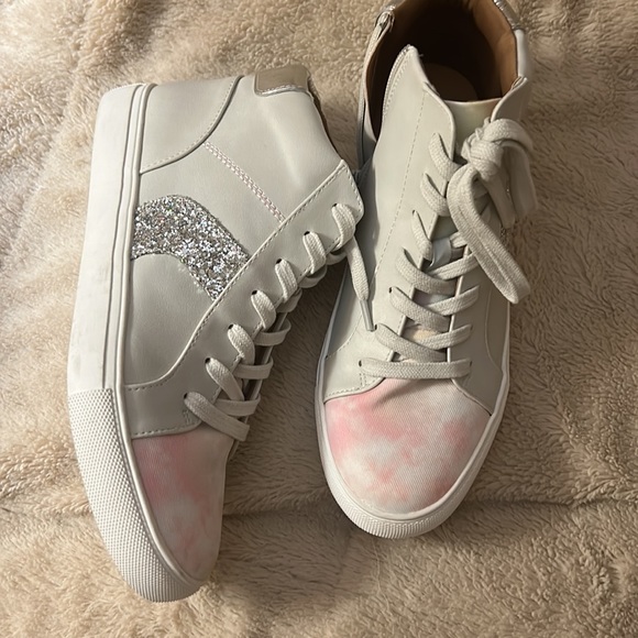 Dolce Vita  hightop sneakers - Picture 2 of 6